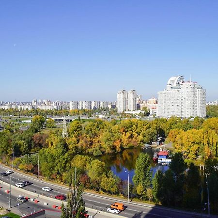Myfreedom Апартаменти Метро Почайна, Оболонь كييف المظهر الخارجي الصورة